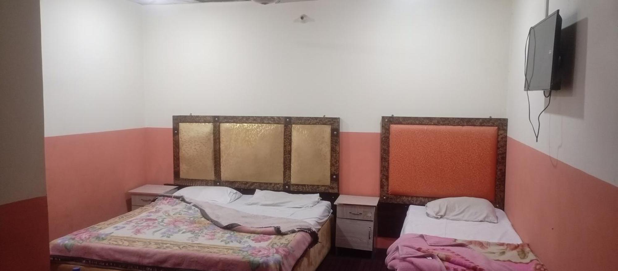 New Pak Royal Hotel Лахор Экстерьер фото