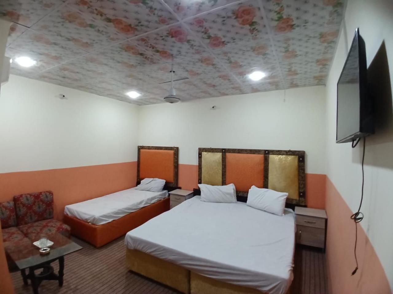 New Pak Royal Hotel Лахор Экстерьер фото