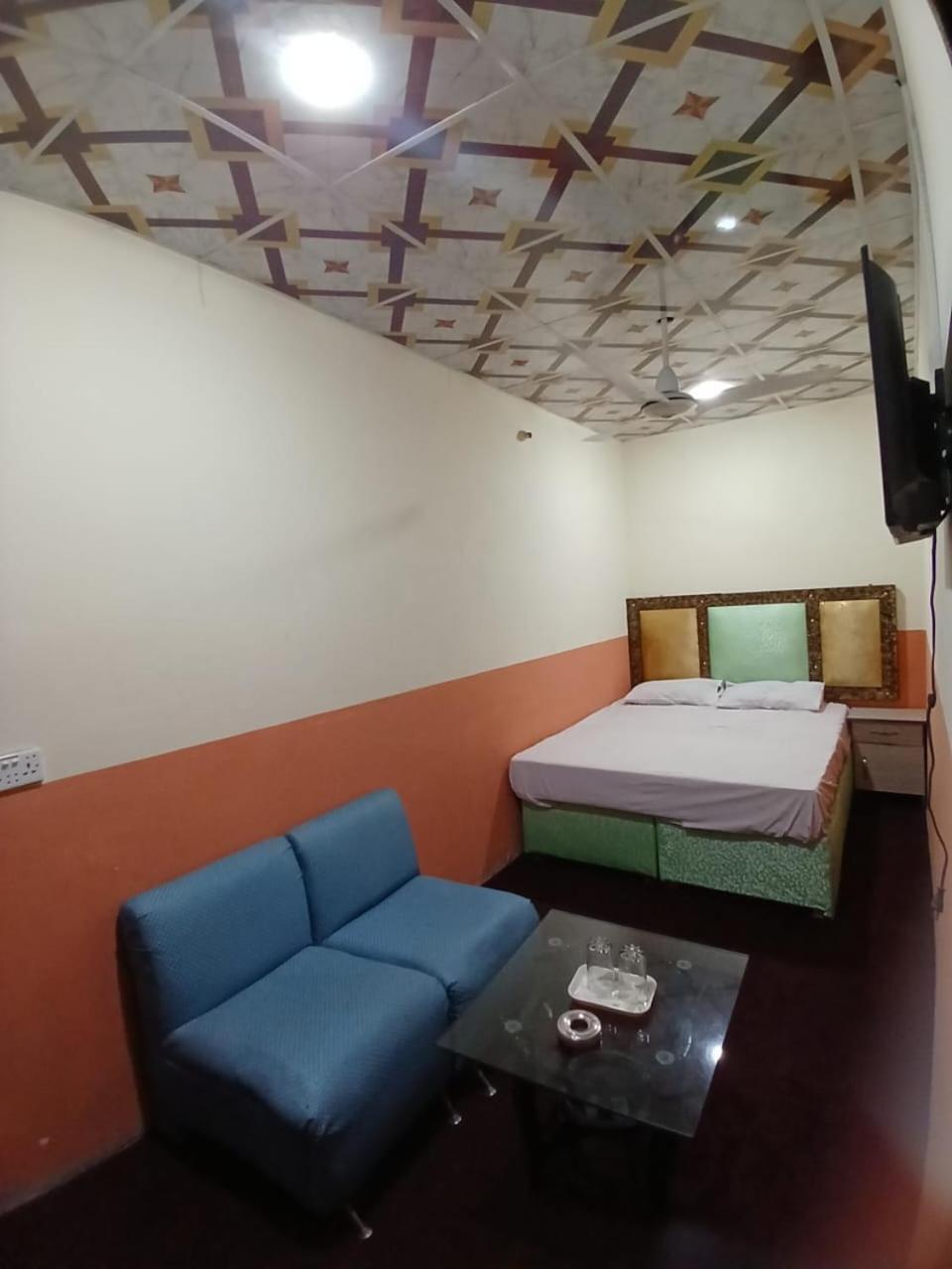 New Pak Royal Hotel Лахор Экстерьер фото