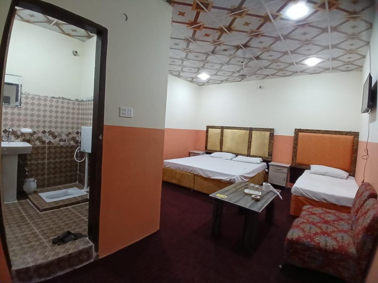 New Pak Royal Hotel Лахор Экстерьер фото